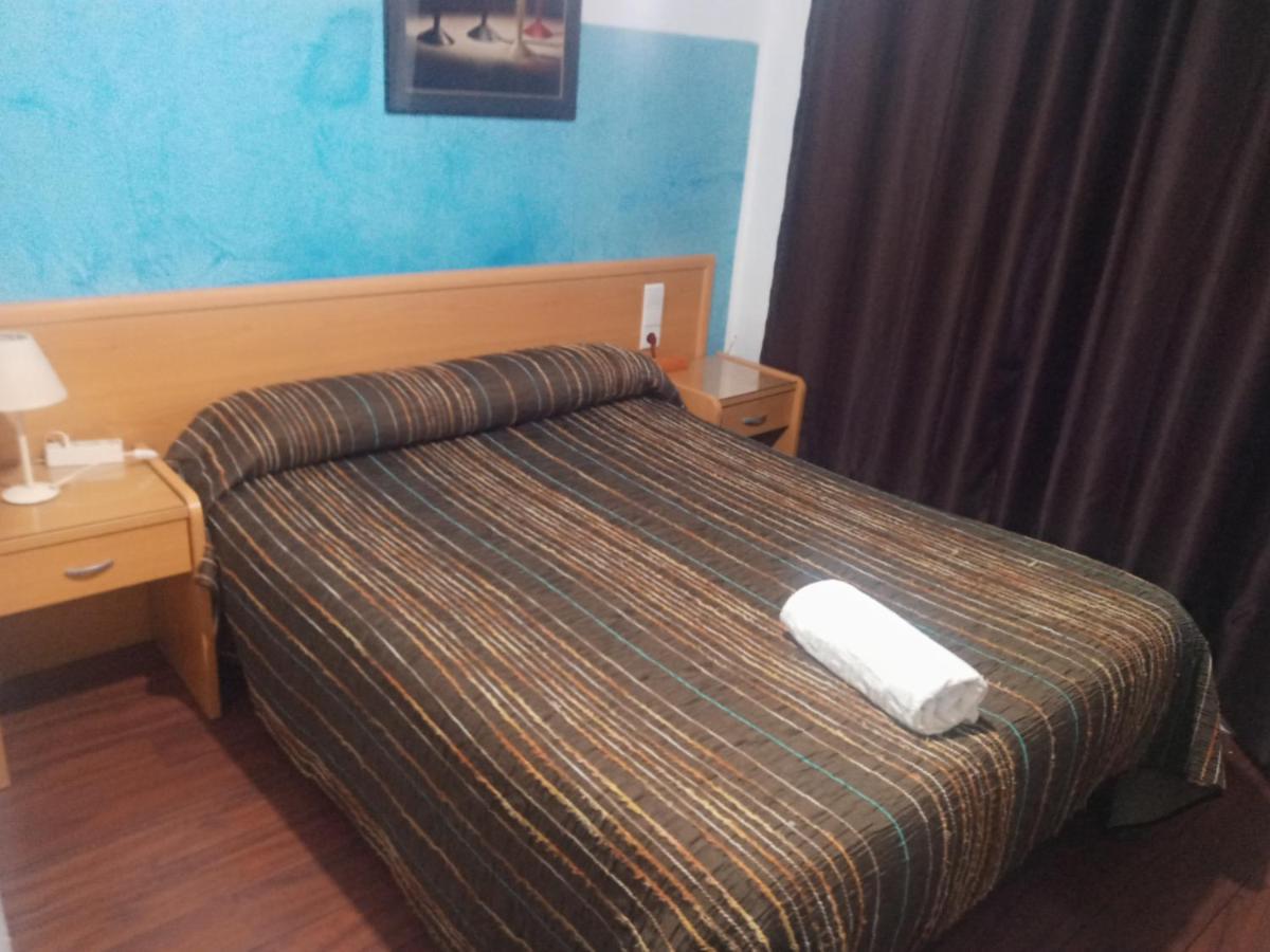 Pension Iglesias Сарагоса Екстер'єр фото