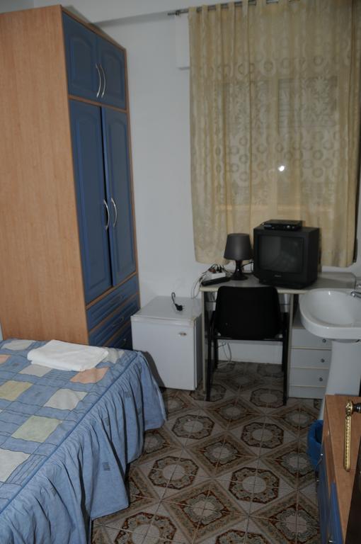Pension Iglesias Сарагоса Екстер'єр фото